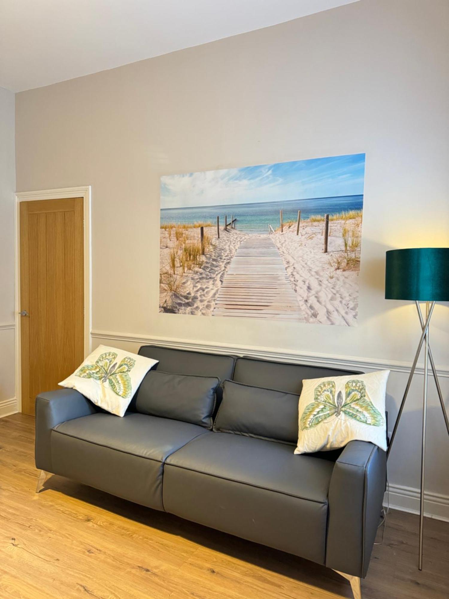 Rockcliffe Retreat, Stylish Coastal Apartment ウィットレイ・ベイ エクステリア 写真