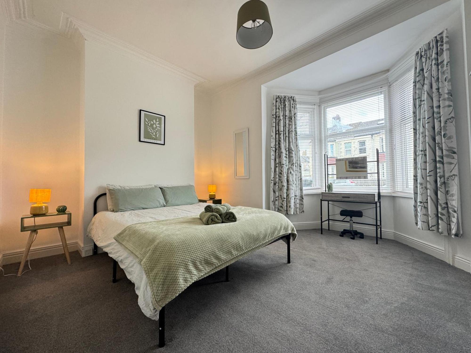 Rockcliffe Retreat, Stylish Coastal Apartment ウィットレイ・ベイ エクステリア 写真
