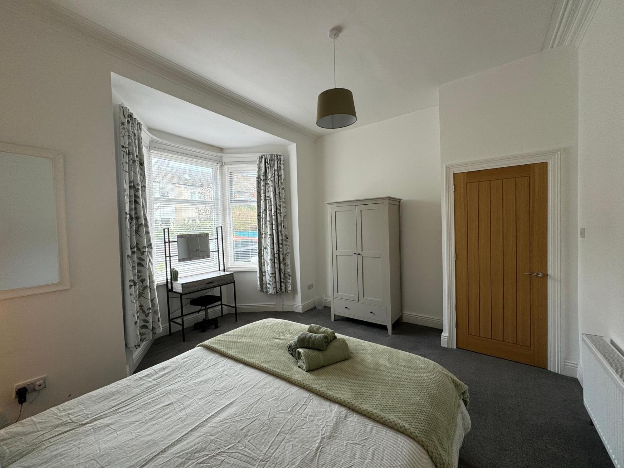 Rockcliffe Retreat, Stylish Coastal Apartment ウィットレイ・ベイ エクステリア 写真