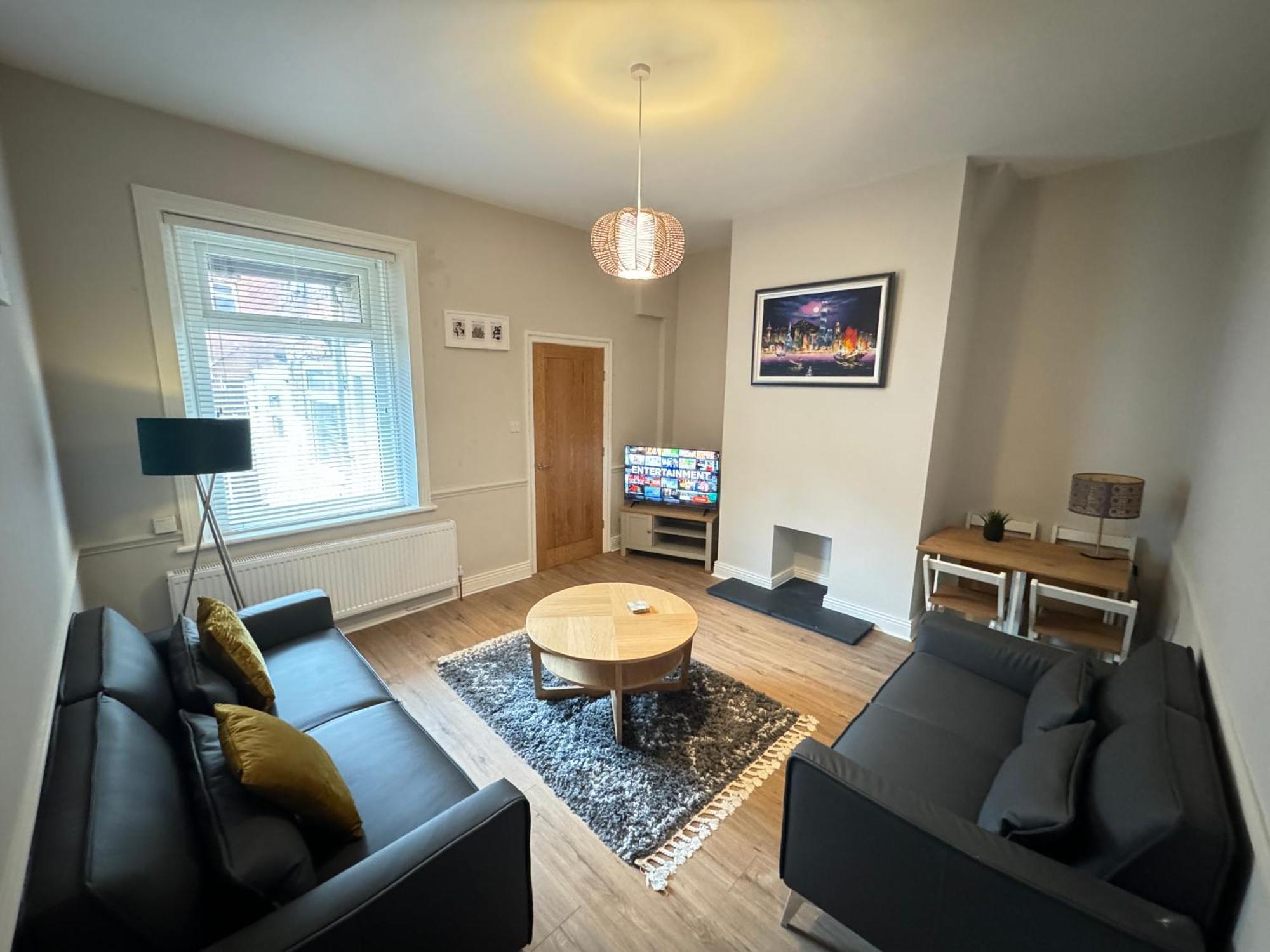 Rockcliffe Retreat, Stylish Coastal Apartment ウィットレイ・ベイ エクステリア 写真