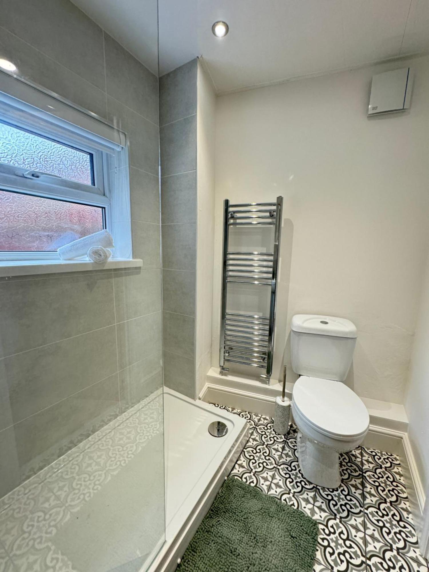 Rockcliffe Retreat, Stylish Coastal Apartment ウィットレイ・ベイ エクステリア 写真